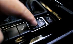 Bouton caché dans votre voiture pour éviter l&rsquo;enlisement en pleine neige