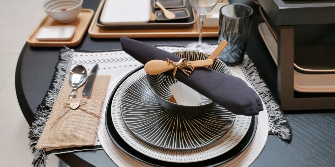 Jeu des Accessoires de Table Ringards